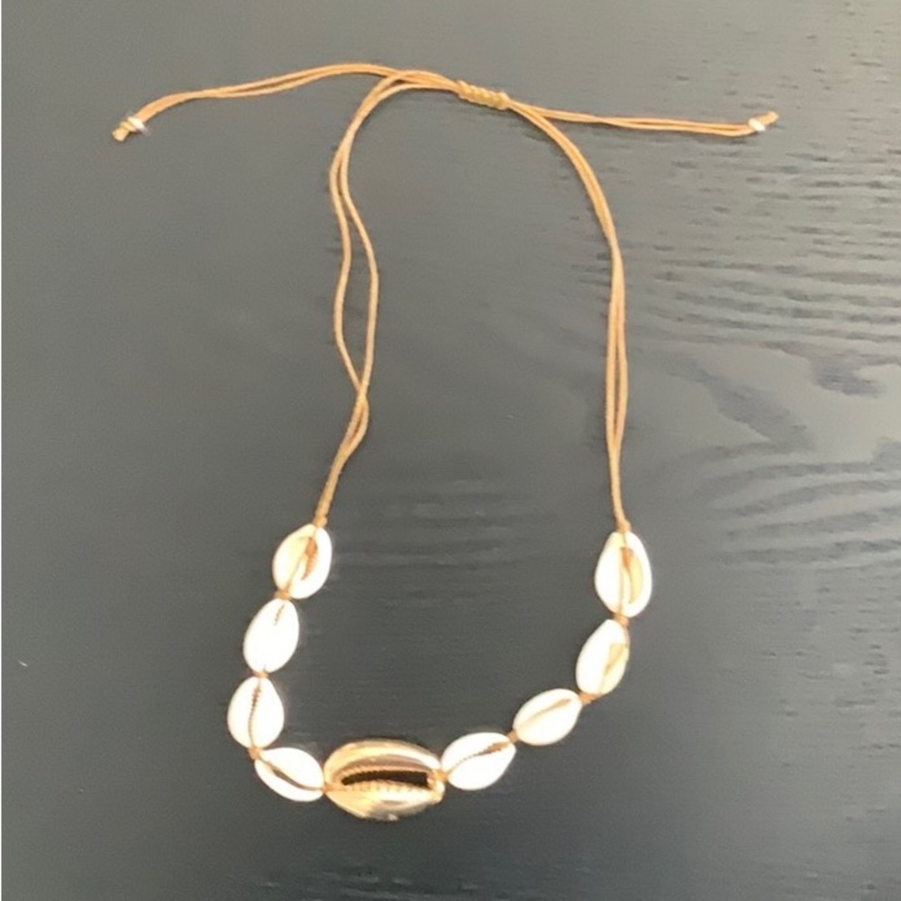 Shell necklace